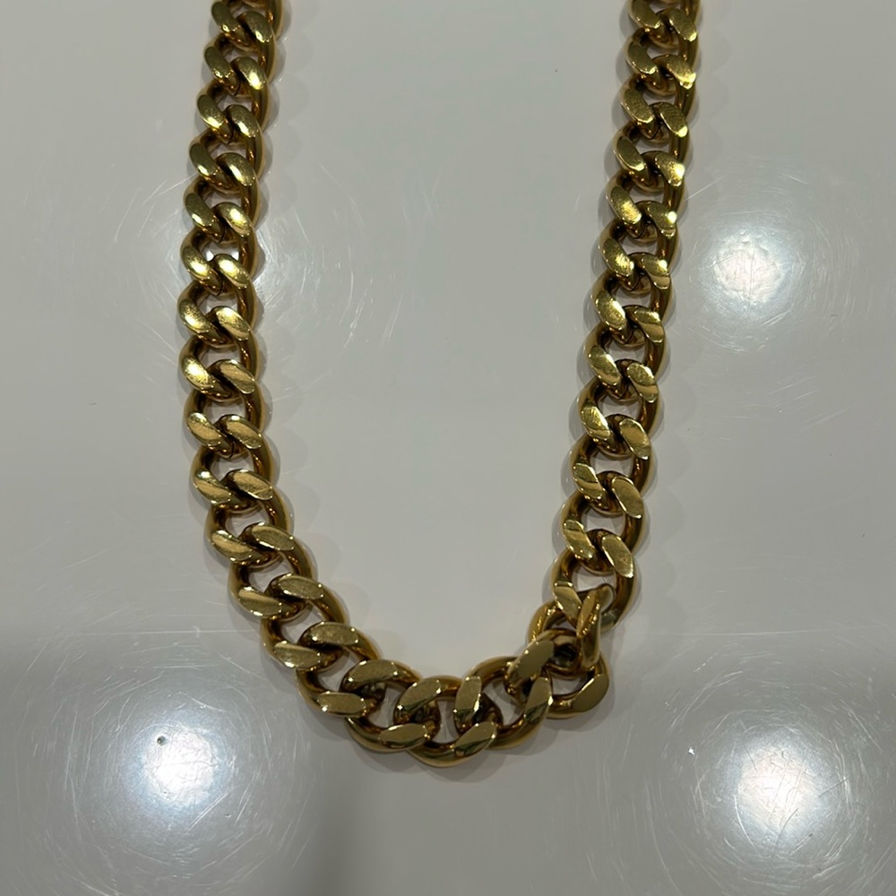 Chic Gold-Tone Chain Necklace - Picture 3 of 4